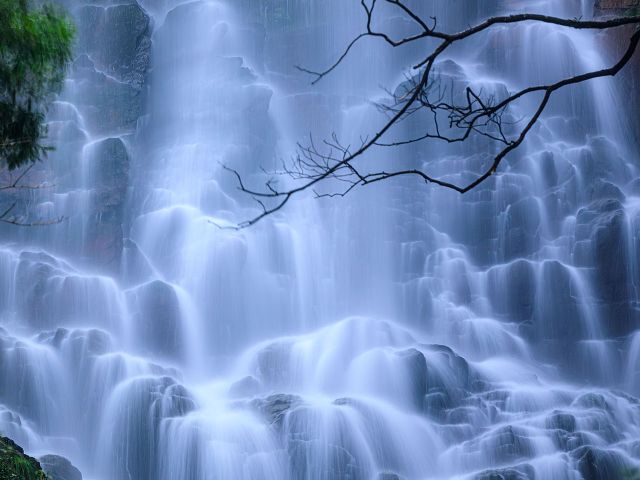 [入　選] 荒ぶる常清滝 (高路　裕司さん（呉市）)